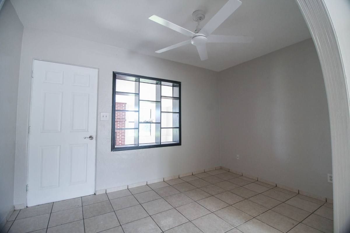 House for rent at 15 N Oxalis Dr, Orlando, FL 32807