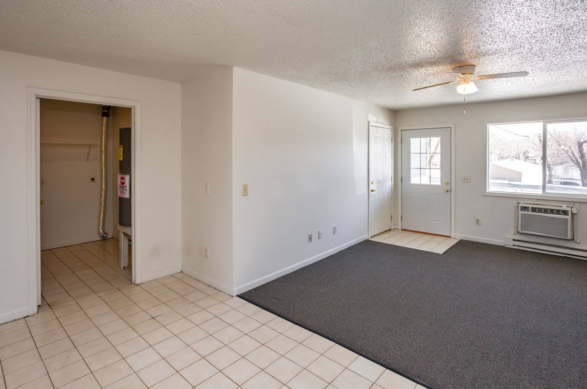 Townhouse for rent at 1676 S 15th Ave W, Newton, IA 50208