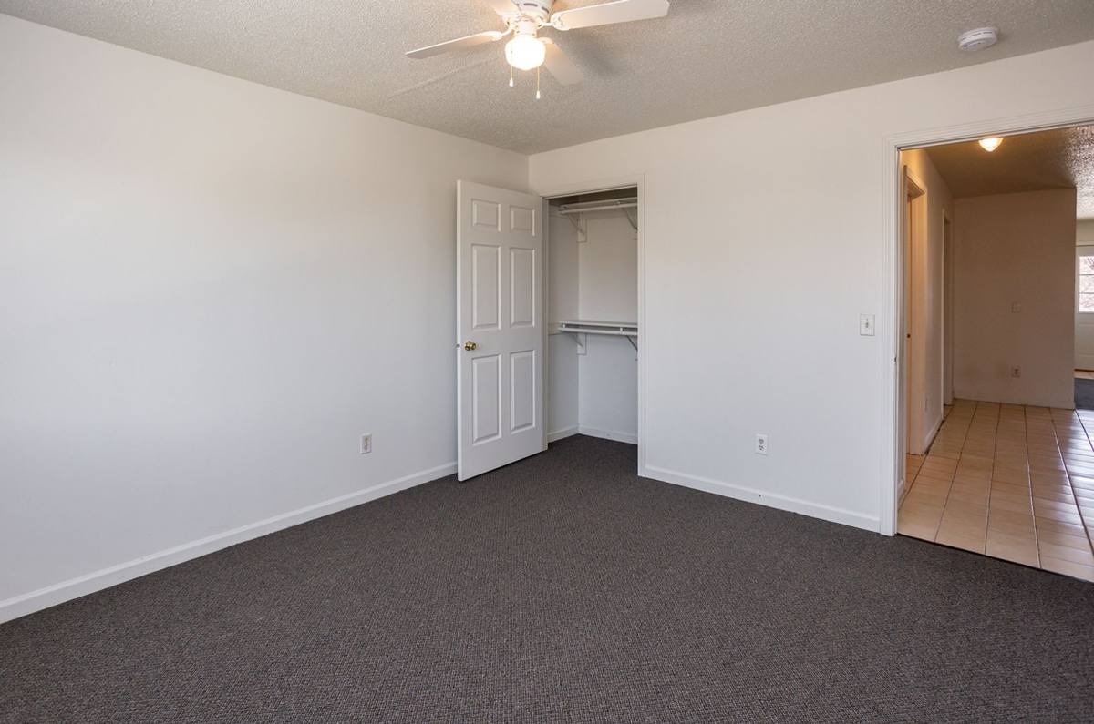 Townhouse for rent at 1676 S 15th Ave W, Newton, IA 50208