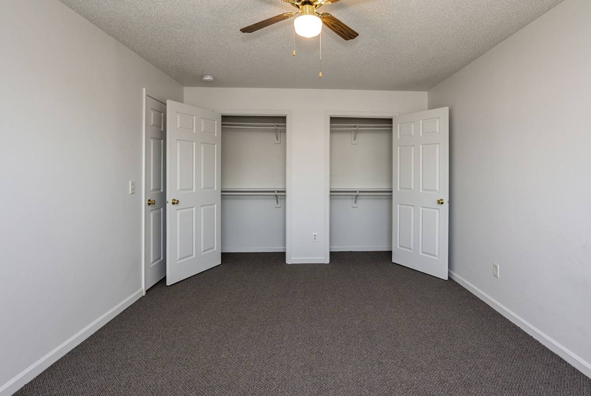 Townhouse for rent at 1676 S 15th Ave W, Newton, IA 50208