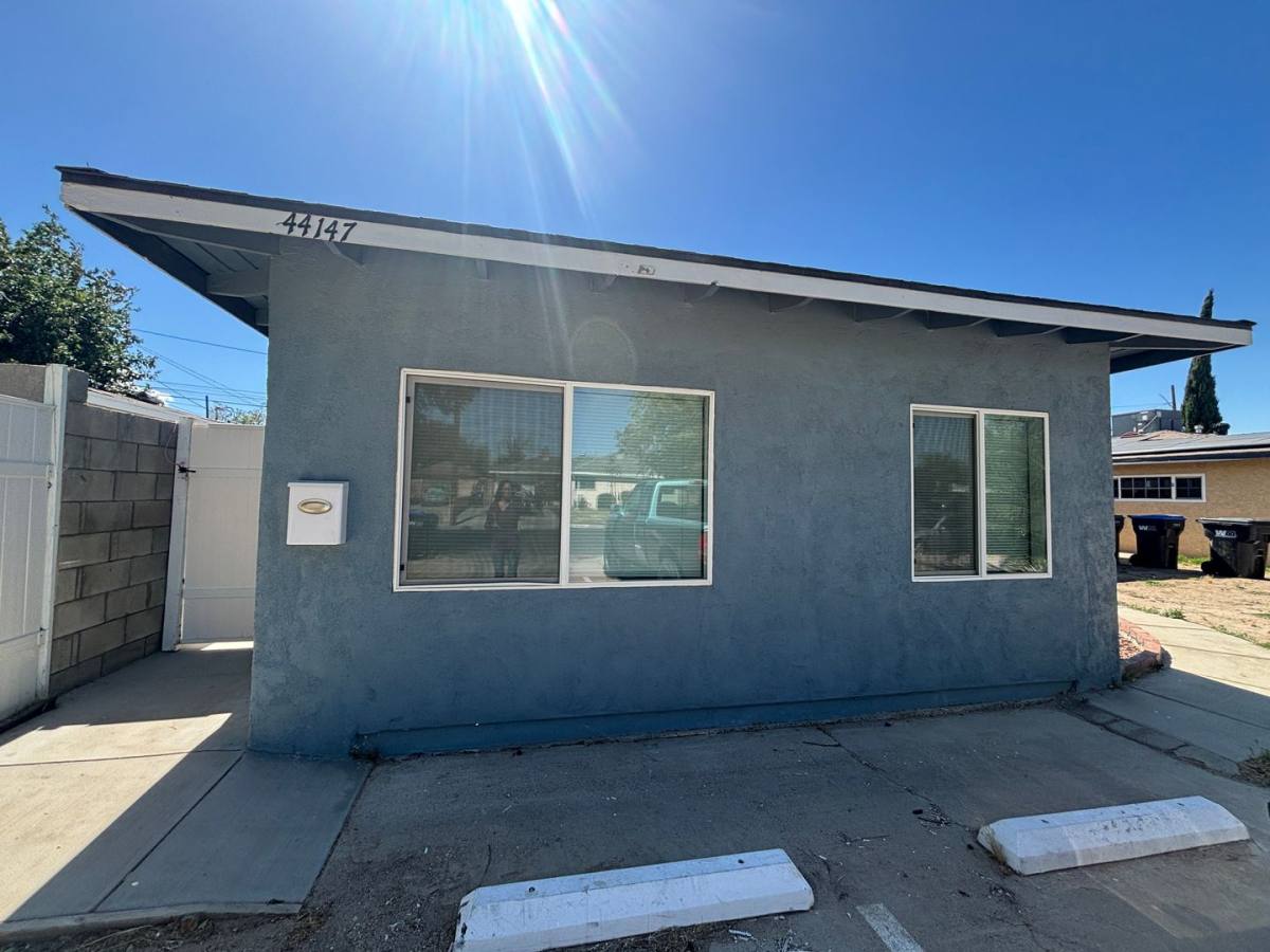 House for rent at 44147 Fig Ave, Lancaster, CA 93534