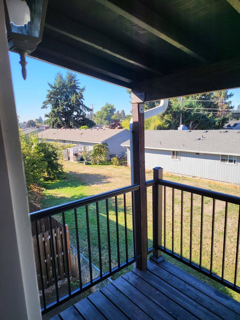Apartment for rent at 1083 Kennedy St, Woodburn, OR 97071