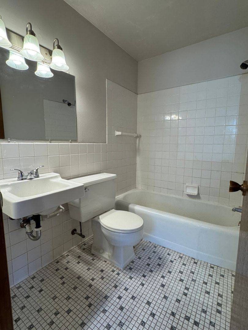 Apartment for rent at 620 W Center St, Rochester, MN 55902