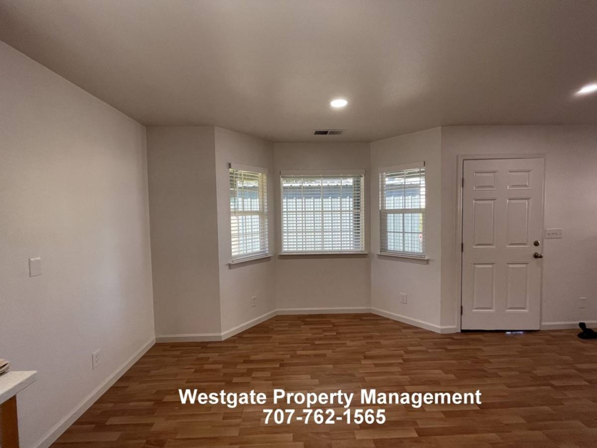 Apartment for rent at 412 Mountain View Ave, Petaluma, CA 94952