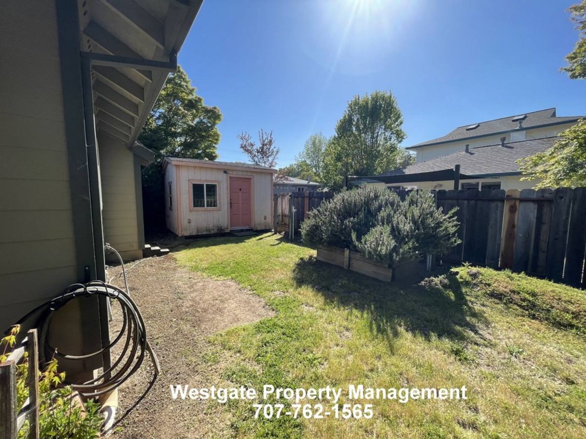 Apartment for rent at 412 Mountain View Ave, Petaluma, CA 94952