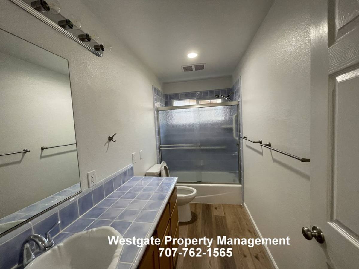 Apartment for rent at 412 Mountain View Ave, Petaluma, CA 94952