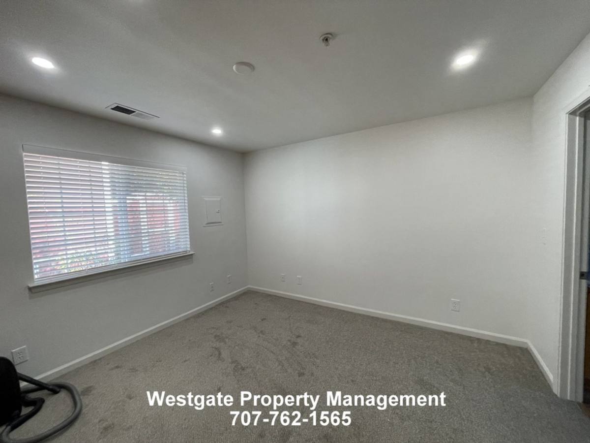 Apartment for rent at 412 Mountain View Ave, Petaluma, CA 94952