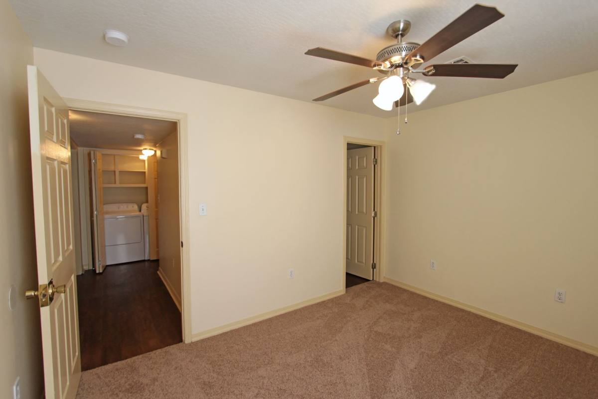 Apartment for rent at 211 Chevy Chase Dr, Hattiesburg, MS 39401
