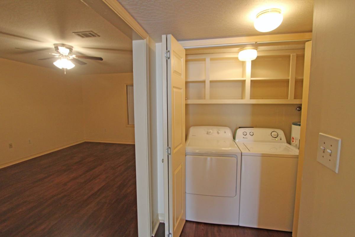 Apartment for rent at 211 Chevy Chase Dr, Hattiesburg, MS 39401