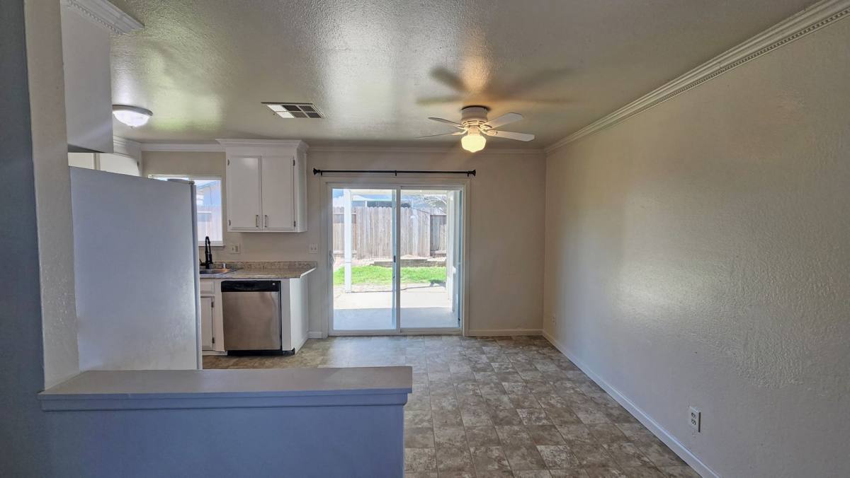 Apartment for rent at 6013 Brett Dr, Sacramento, CA 95842