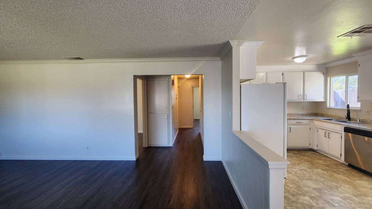 Apartment for rent at 6013 Brett Dr, Sacramento, CA 95842
