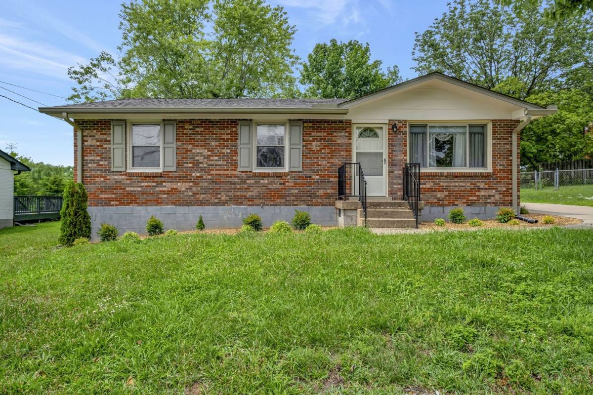 House for rent at 211 Friendship Dr, Goodlettsville, TN 37072
