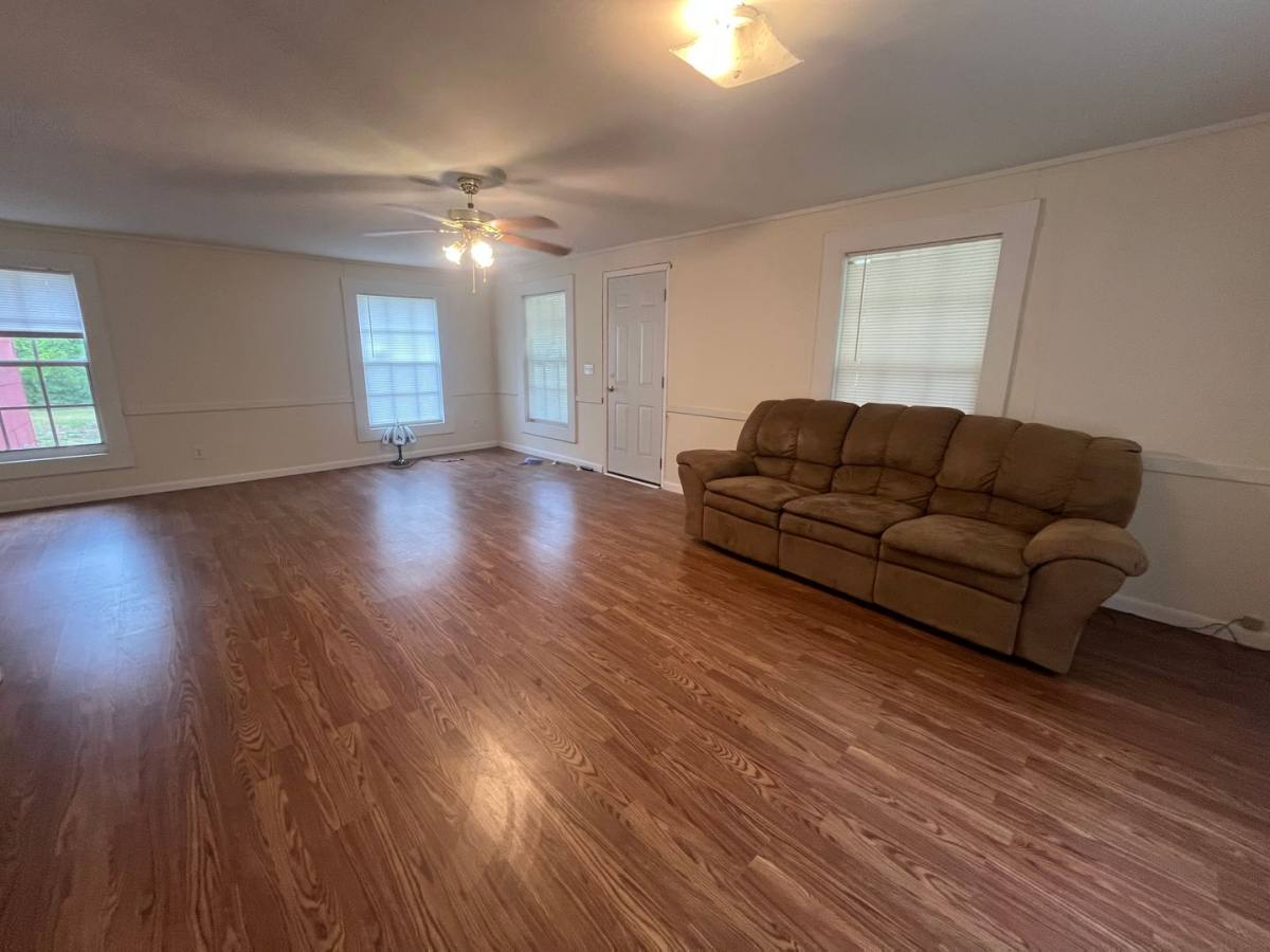 House for rent at 255 NE Peachtree St, Lee, FL 32059