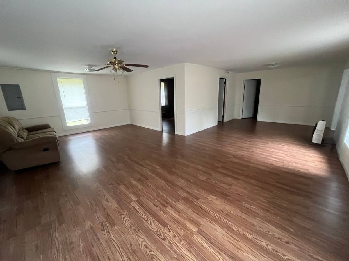 House for rent at 255 NE Peachtree St, Lee, FL 32059