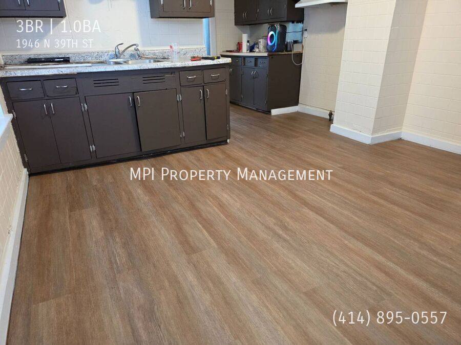 Apartment for rent at 1946 N 39th St, Milwaukee, WI 53208