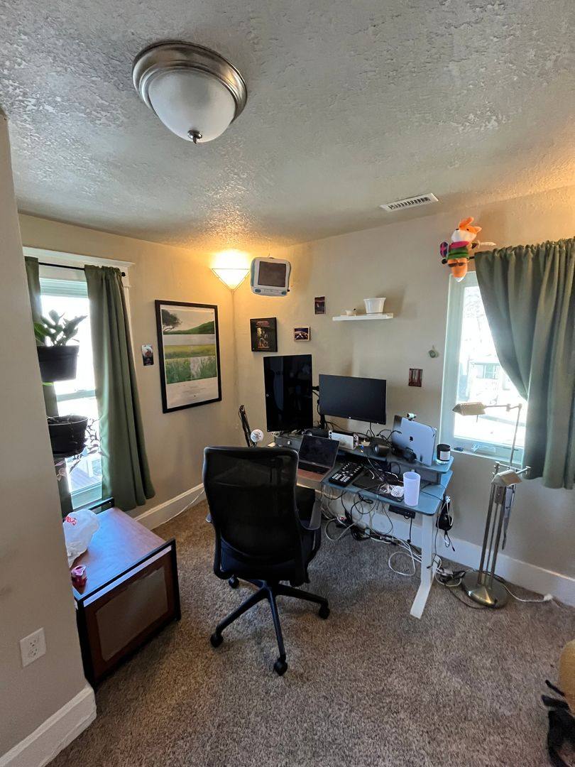 House for rent at 1546 33rd St, Des Moines, IA 50311