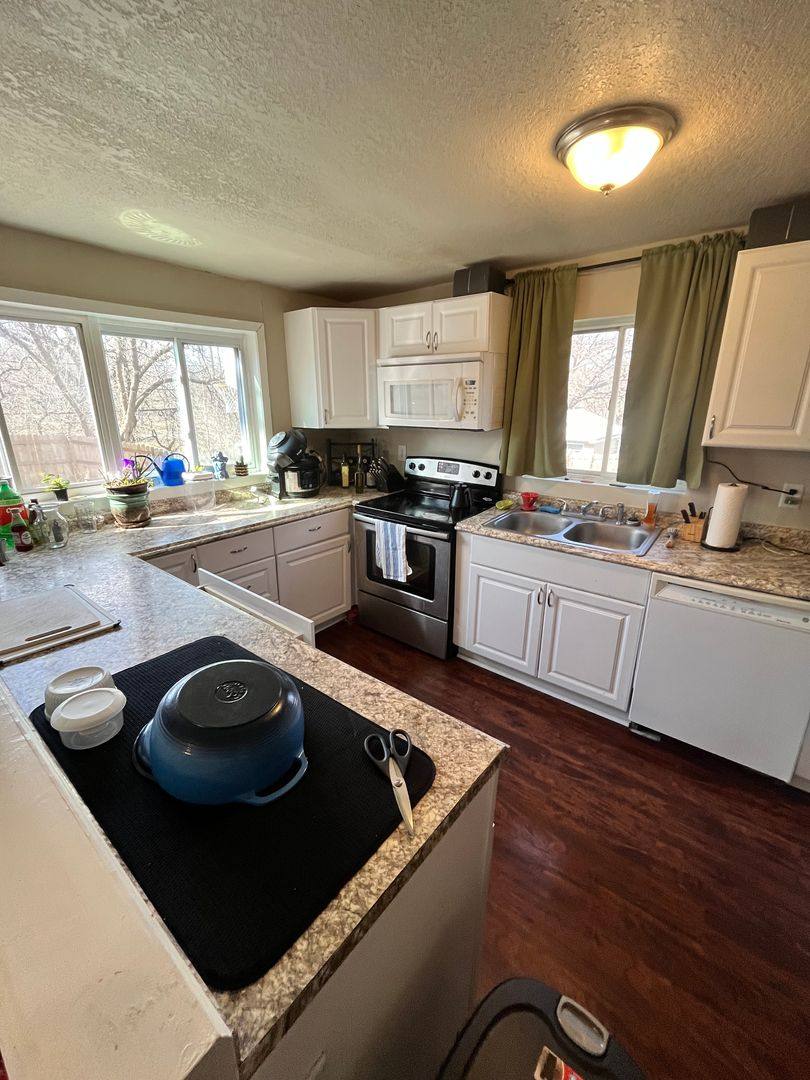 House for rent at 1546 33rd St, Des Moines, IA 50311