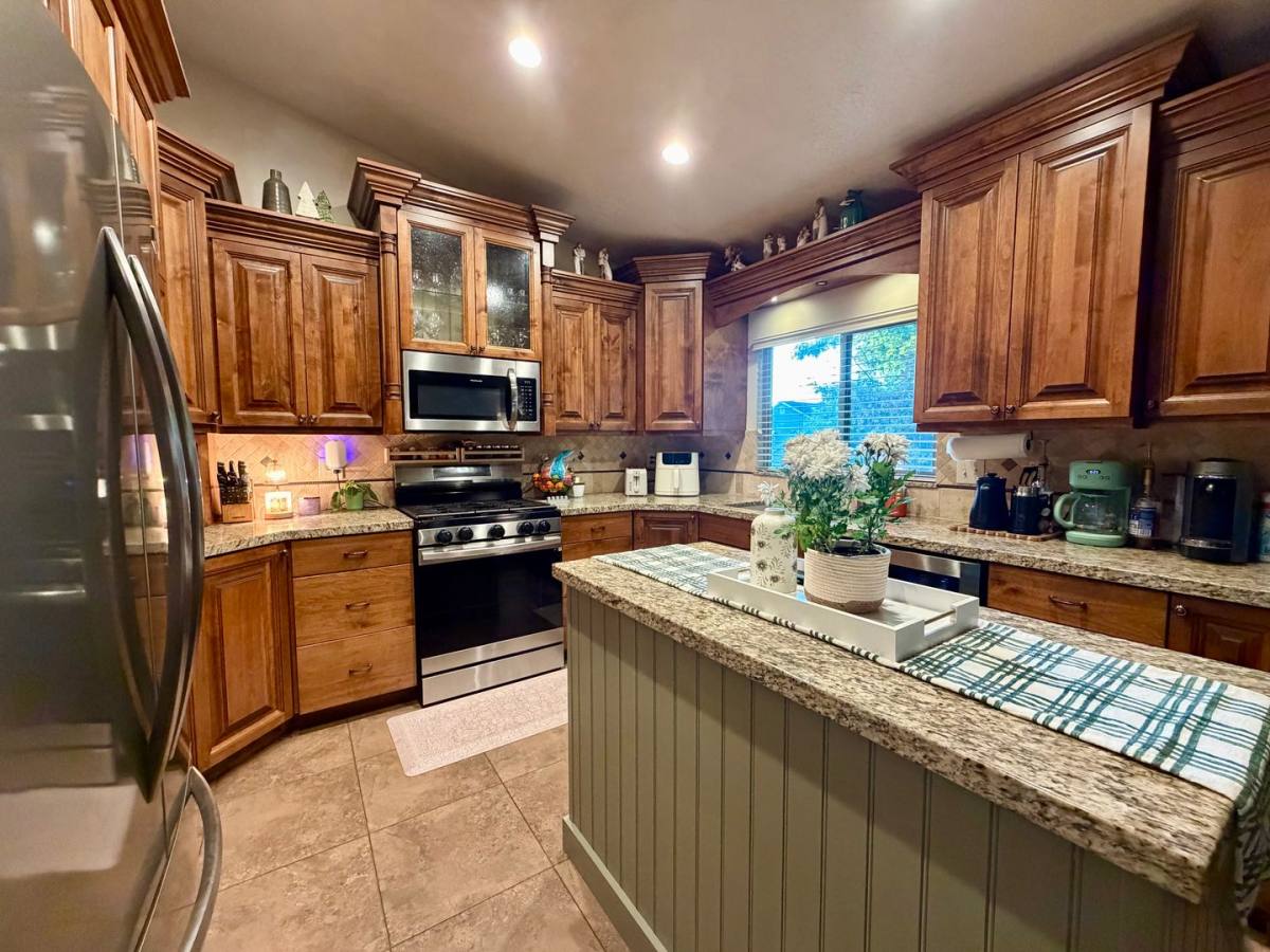 House for rent at 22 W 1980 S, Clearfield, UT 84015