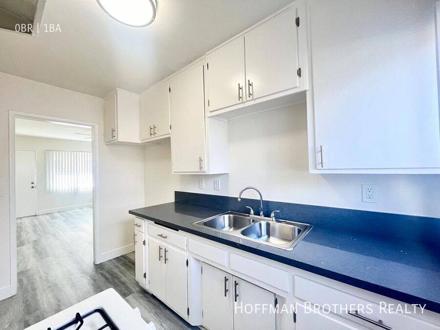 Apartment for rent at 251 Loma Dr #14, Los Angeles, CA 90026