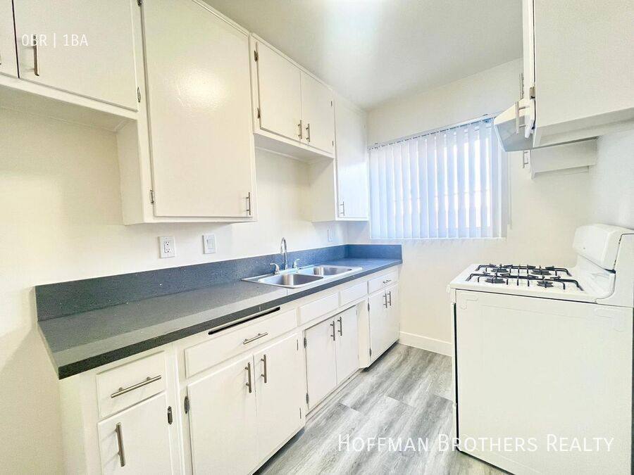 Apartment for rent at 251 Loma Dr #14, Los Angeles, CA 90026