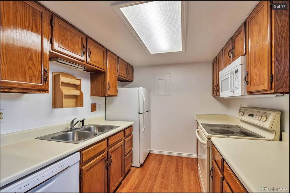 Apartment for rent at 942 S Walden St, Aurora, CO 80017