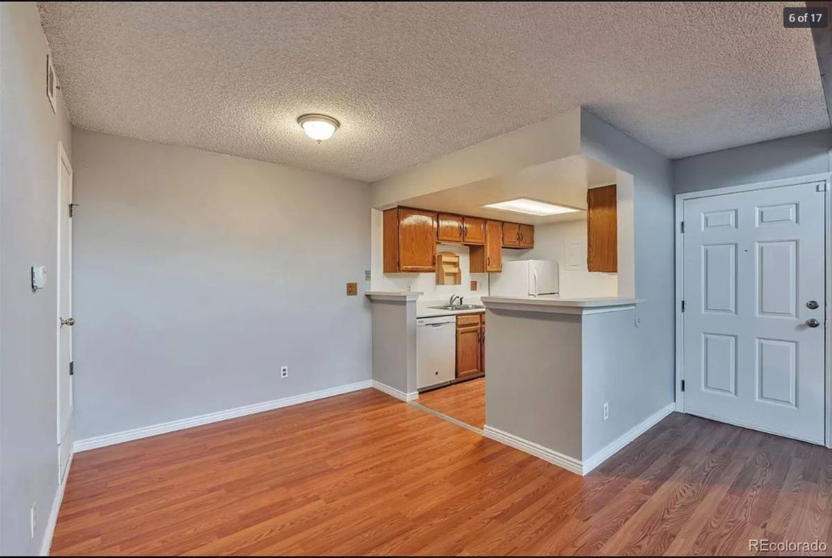 Apartment for rent at 942 S Walden St, Aurora, CO 80017