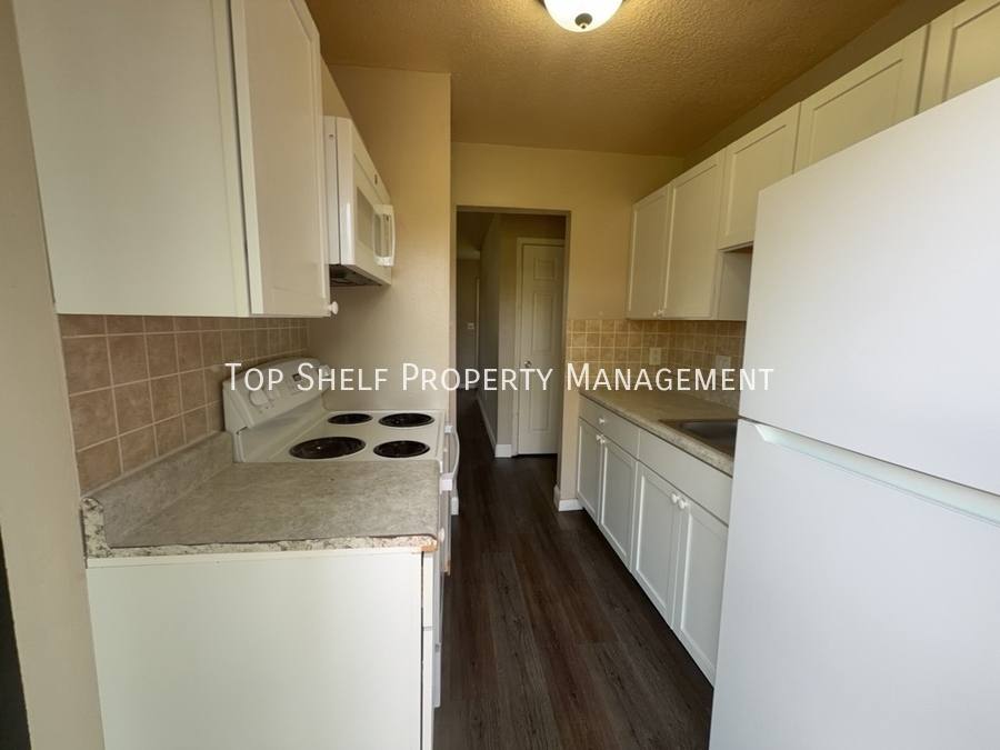 Apartment for rent at 521 Hart Ave, Des Moines, IA 50315