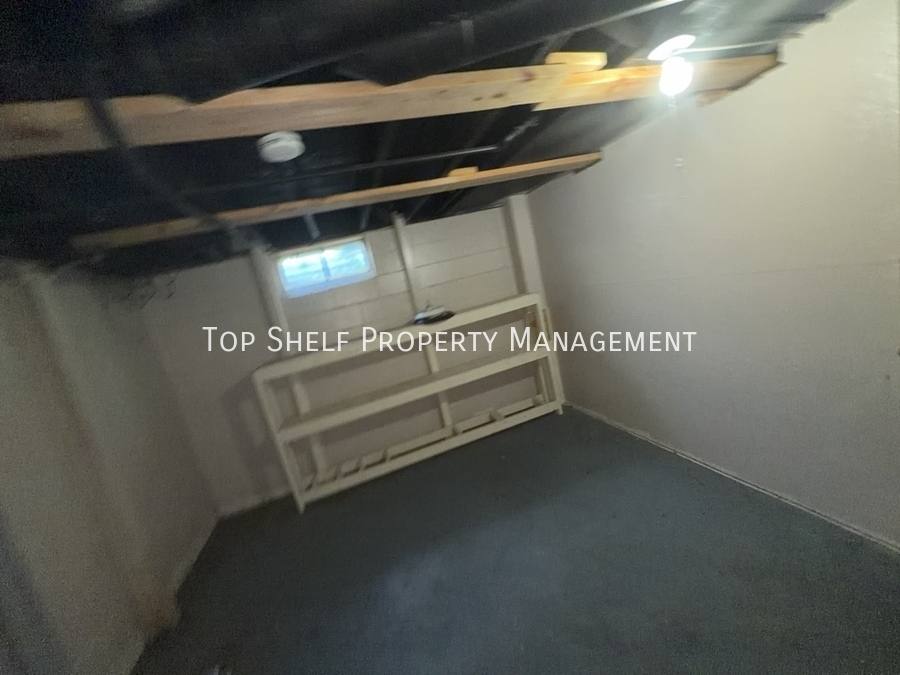Apartment for rent at 521 Hart Ave, Des Moines, IA 50315