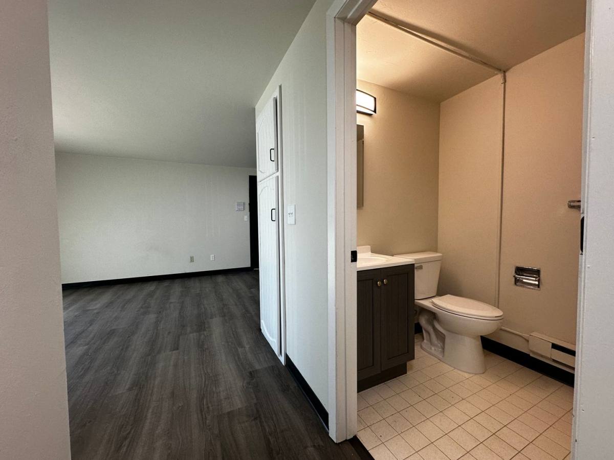 Apartment for rent at 1785 Edison St, Green Bay, WI 54302