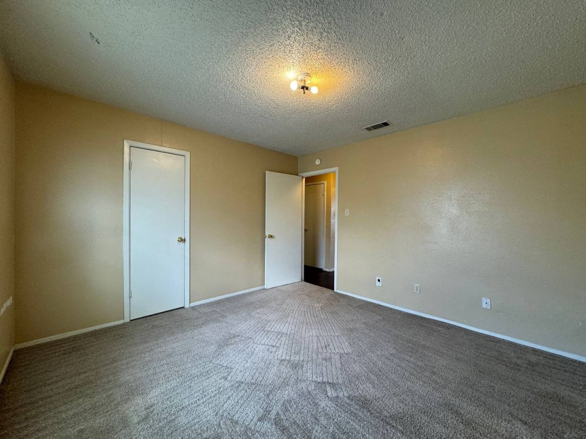 Apartment for rent at 1902 Cedarhill Dr, Killeen, TX 76543