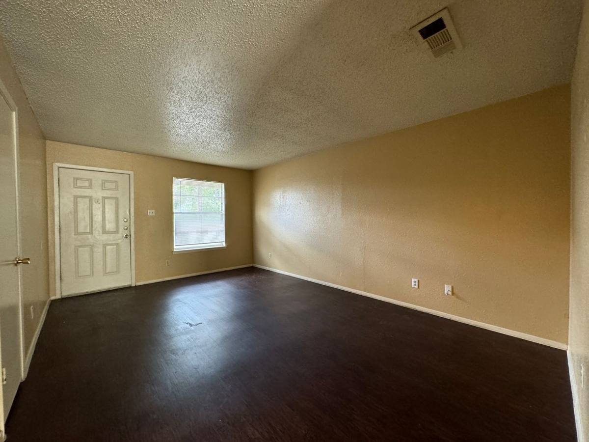 Apartment for rent at 1902 Cedarhill Dr, Killeen, TX 76543