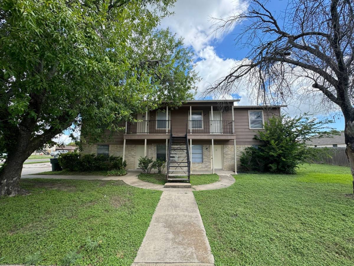 Apartment for rent at 1902 Cedarhill Dr, Killeen, TX 76543