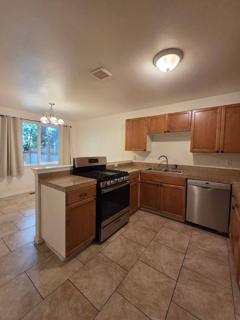 House for rent at 5118 Hunt St NW #B, Gig Harbor, WA 98335