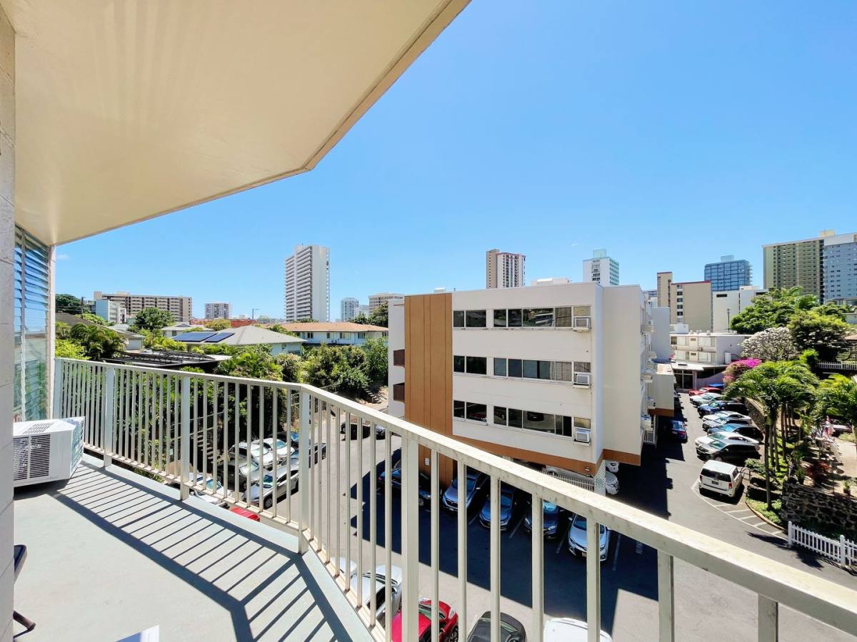 Condo for rent at 1687 Pensacola St, Honolulu, HI 96822