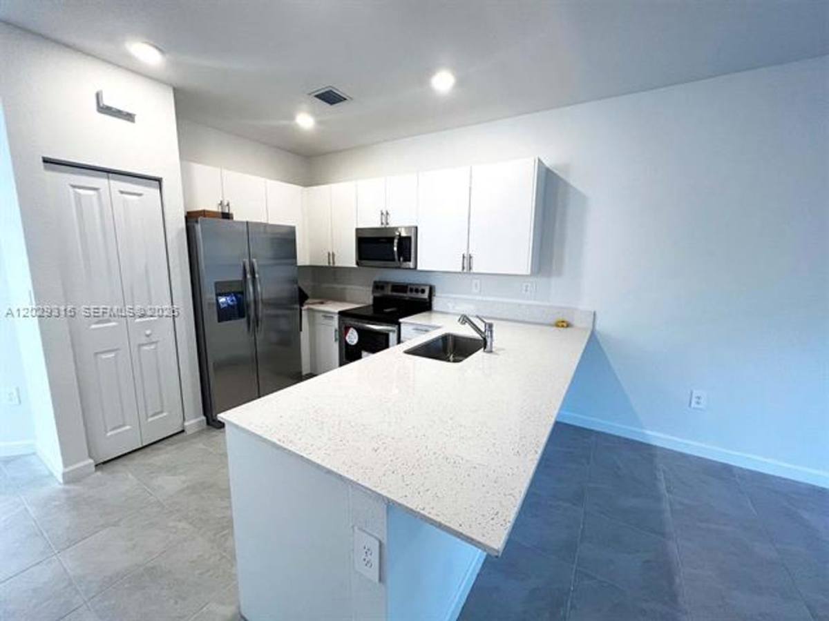 Townhouse for rent at 24600 SW 119th Place, Homestead, FL 33032