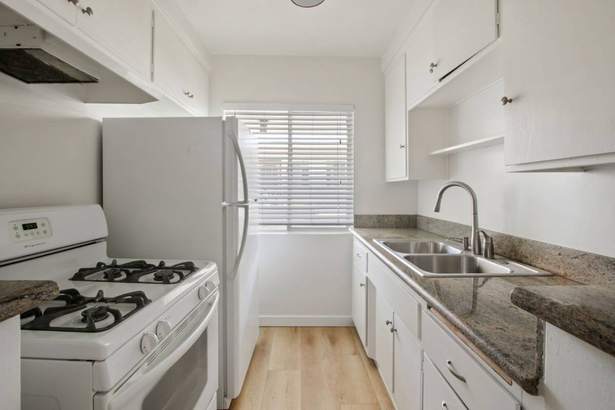 Apartment for rent at 11615 Darlington Ave, Los Angeles, CA 90049