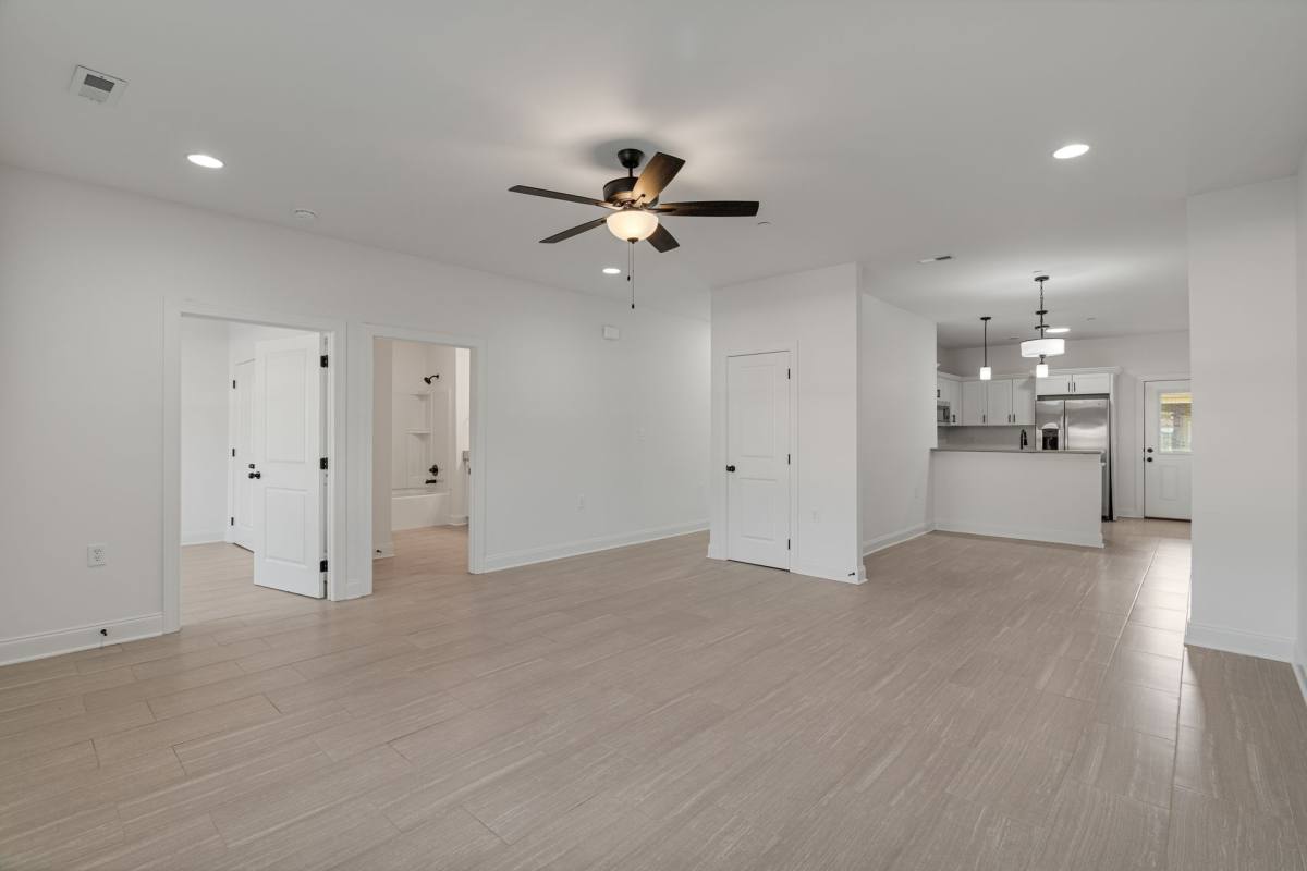 Apartment for rent at 19254 Autumn Falls Way, Athens, AL 35611
