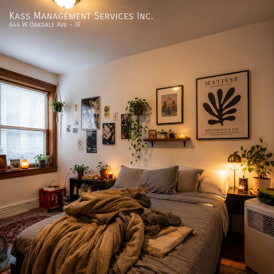 Apartment for rent at 644 W Oakdale Ave #3F, Chicago, IL 60613
