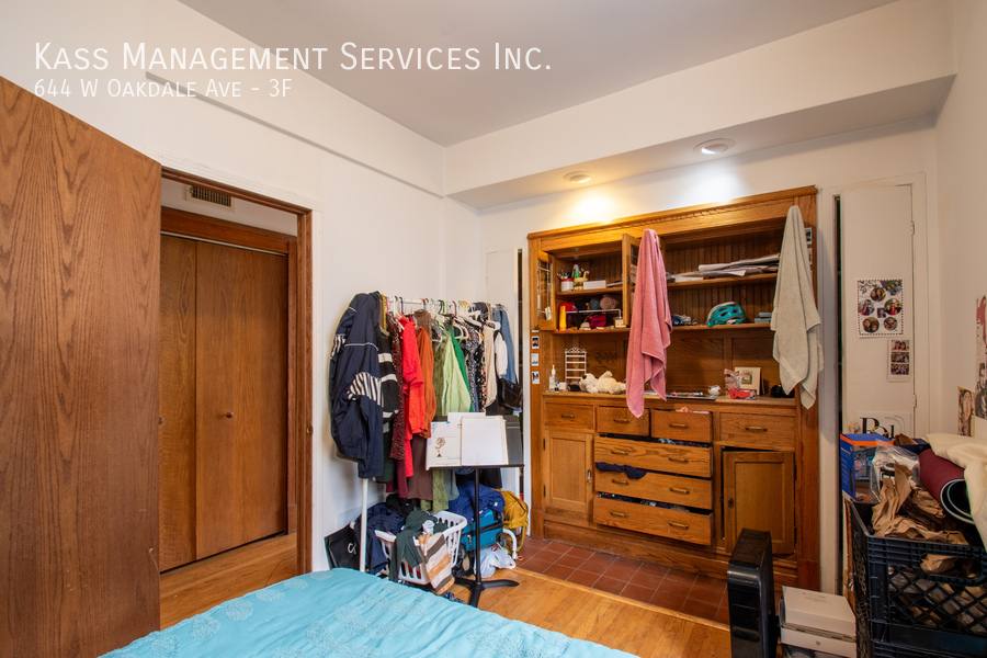Apartment for rent at 644 W Oakdale Ave #3F, Chicago, IL 60613