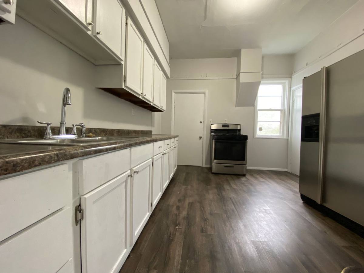 House for rent at 873 Desoto St, Saint Paul, MN 55130