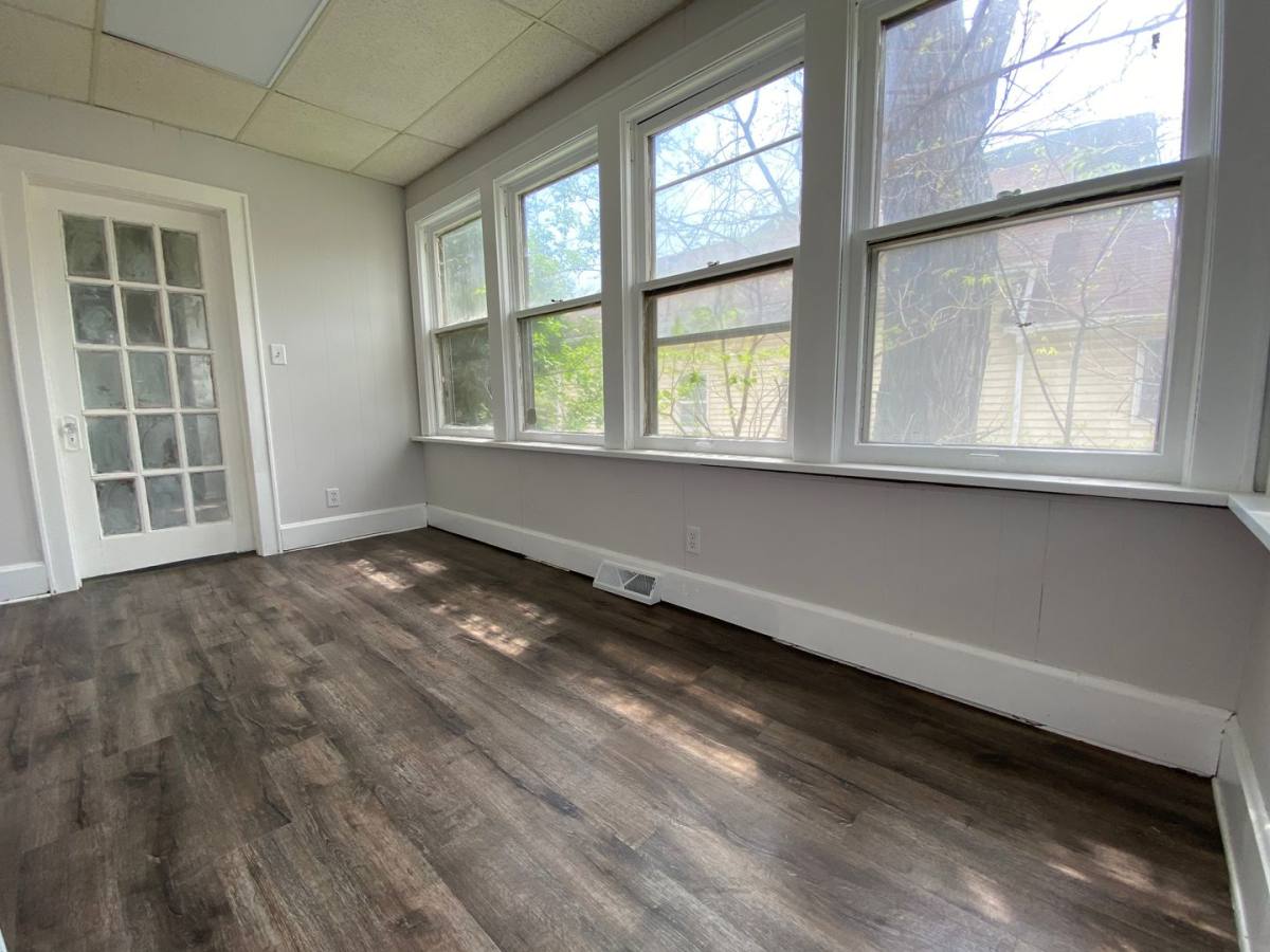 House for rent at 873 Desoto St, Saint Paul, MN 55130