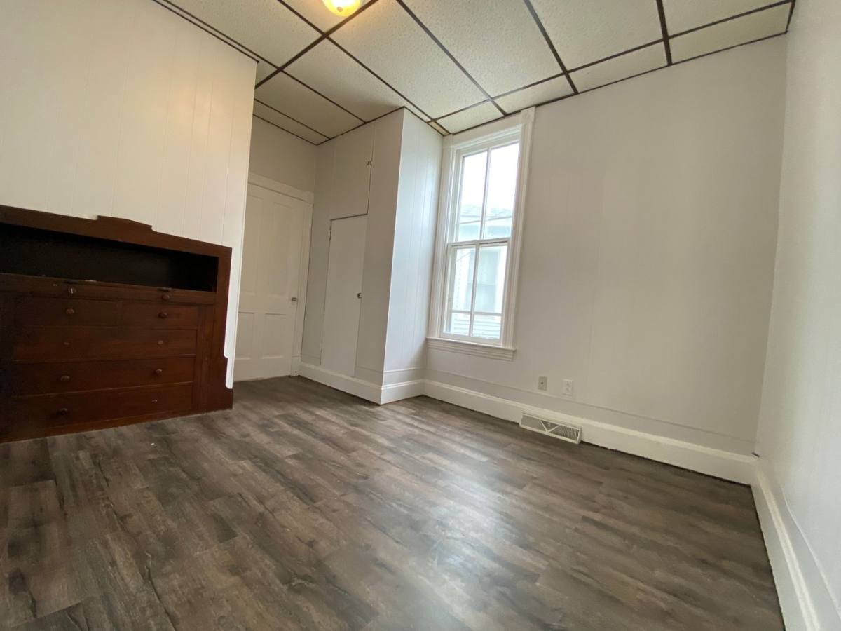 House for rent at 873 Desoto St, Saint Paul, MN 55130