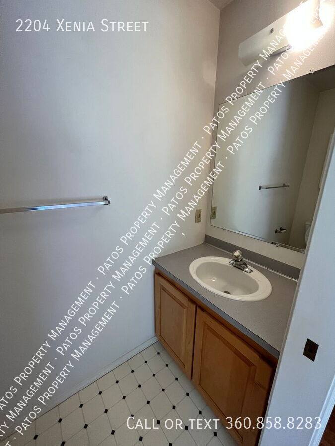 Apartment for rent at 2204 Xenia St, Bellingham, WA 98229