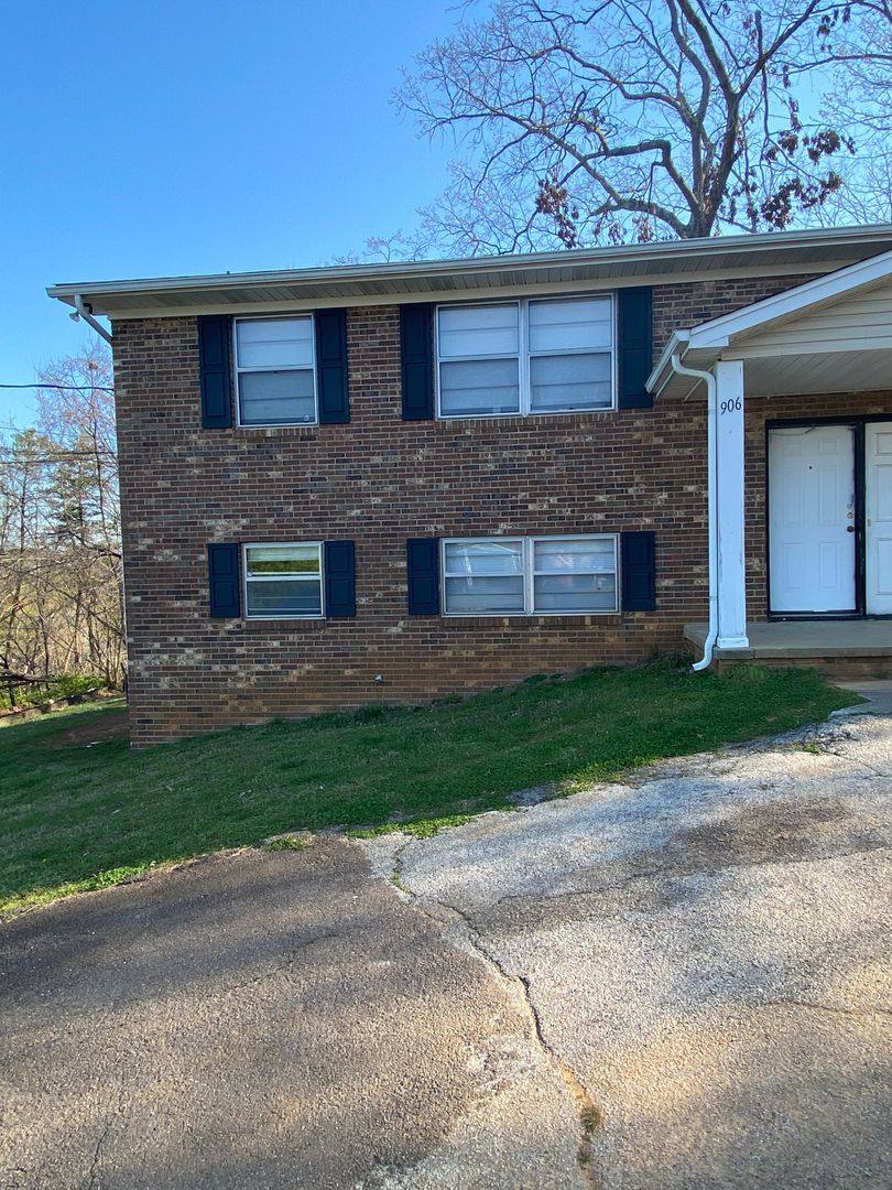 Apartment for rent at 906 Flanders Lane, Knoxville, TN 37919