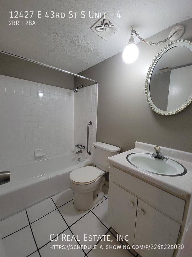 Apartment for rent at 12427 E 43rd St S #4, Independence, MO 64055