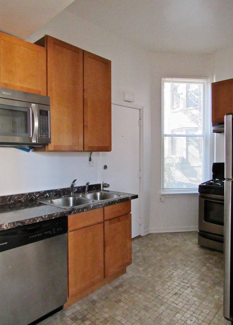 Condo for rent at 1332 W Erie St, Chicago, IL 60642