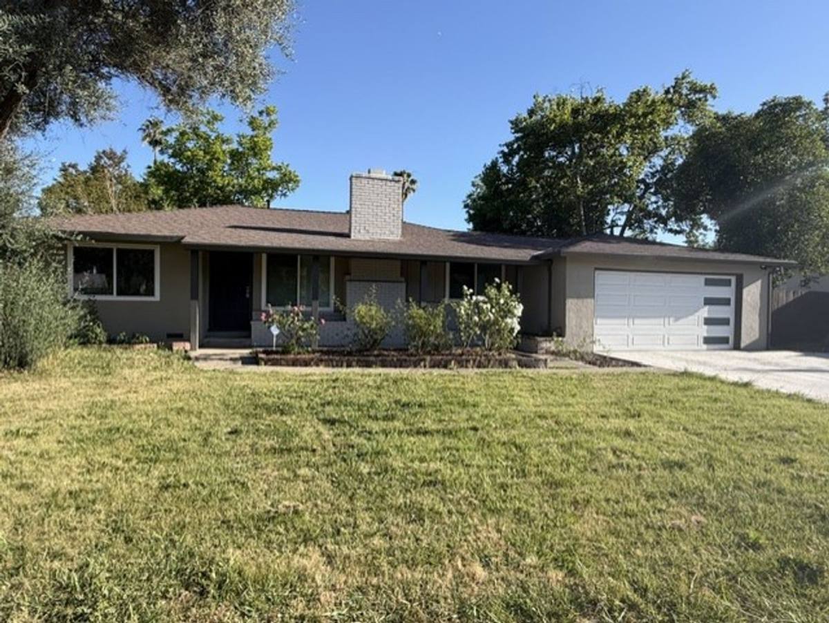 House for rent at 6820 Lincoln Oaks Dr, Fair Oaks, CA 95628
