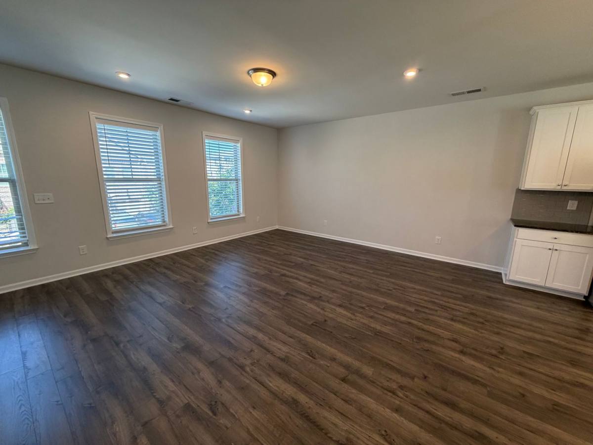 Townhouse for rent at 311 Mahone Dr, Lilburn, GA 30047