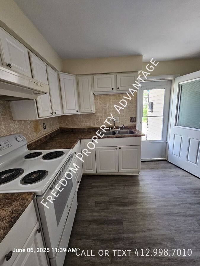 Apartment for rent at 130 Hall Ave #BOTTOM, Washington, PA 15301