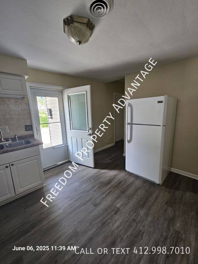 Apartment for rent at 130 Hall Ave #BOTTOM, Washington, PA 15301